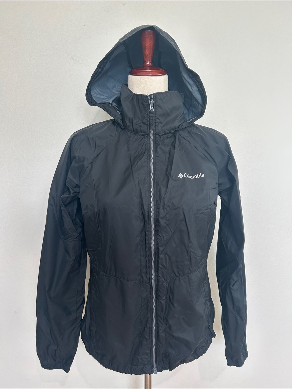 Columbia Women's Switchback Black Hooded Packable Jacket Size Small EUC
